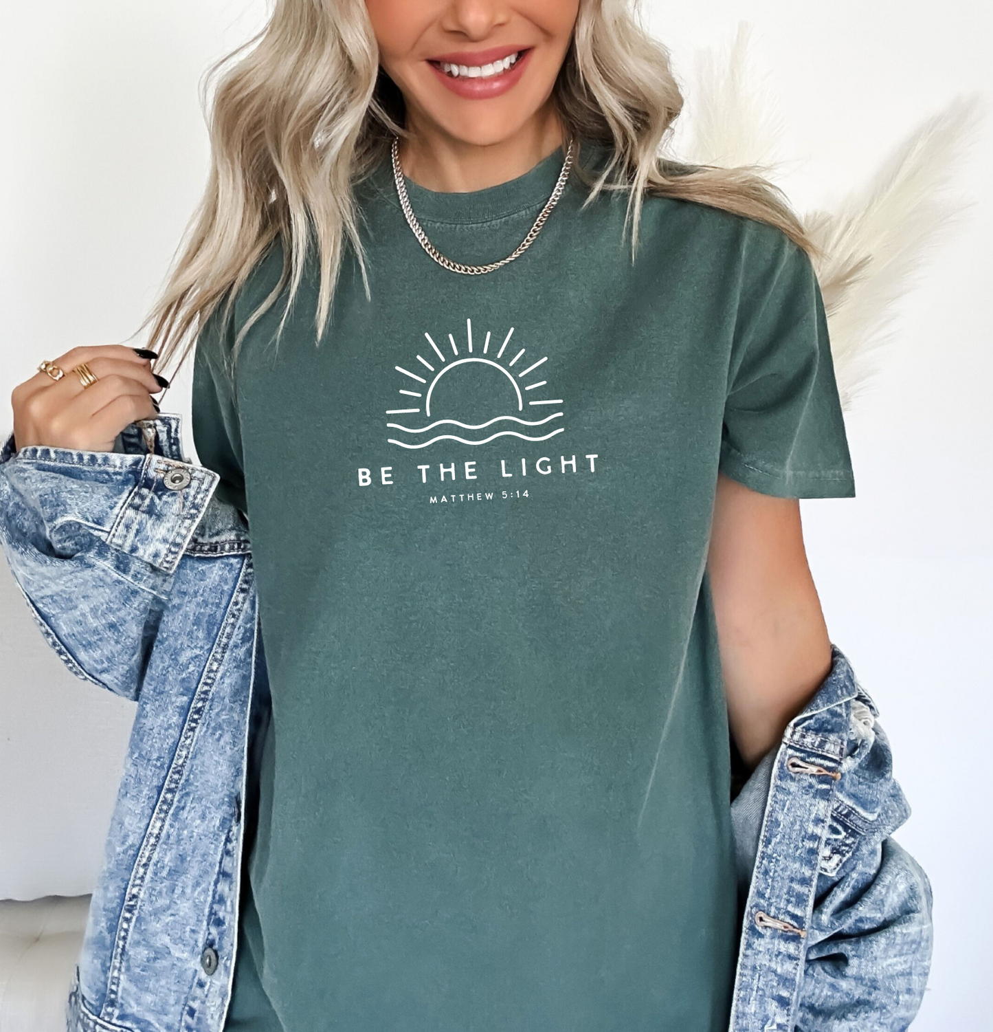 Be The Light - T-Shirt