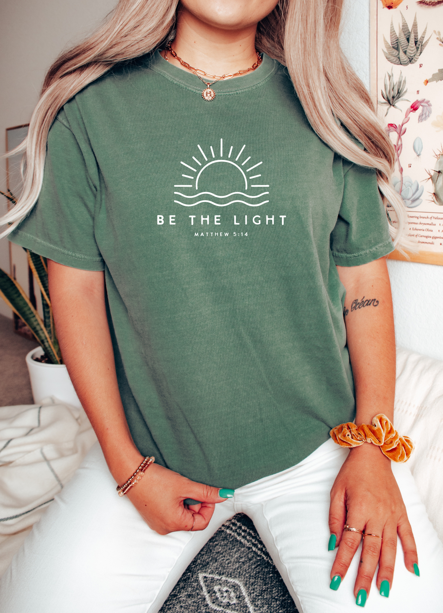 Be The Light - T-Shirt